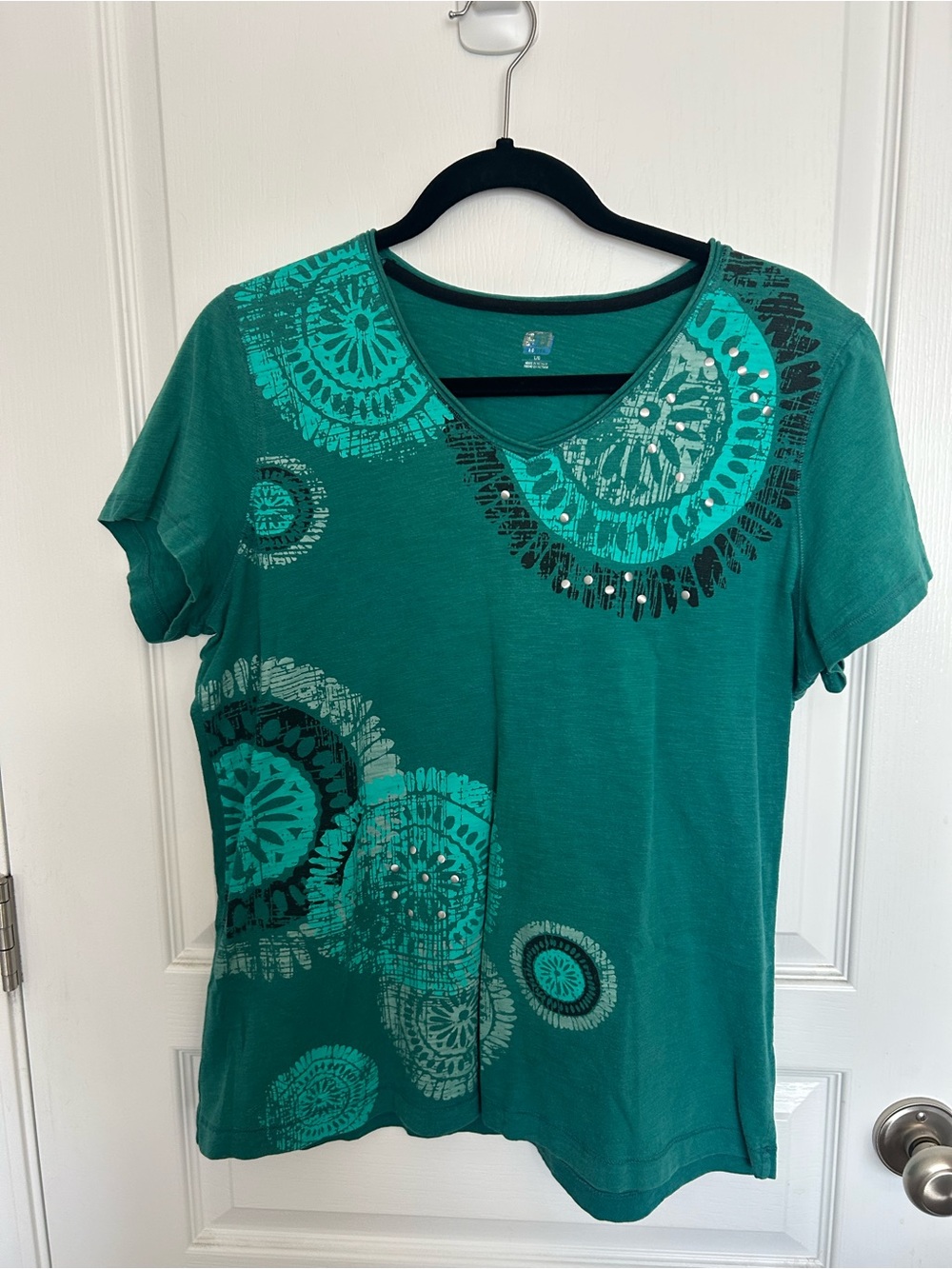 JB Teal Short Sleeve V-Neck Top with Decorative Print